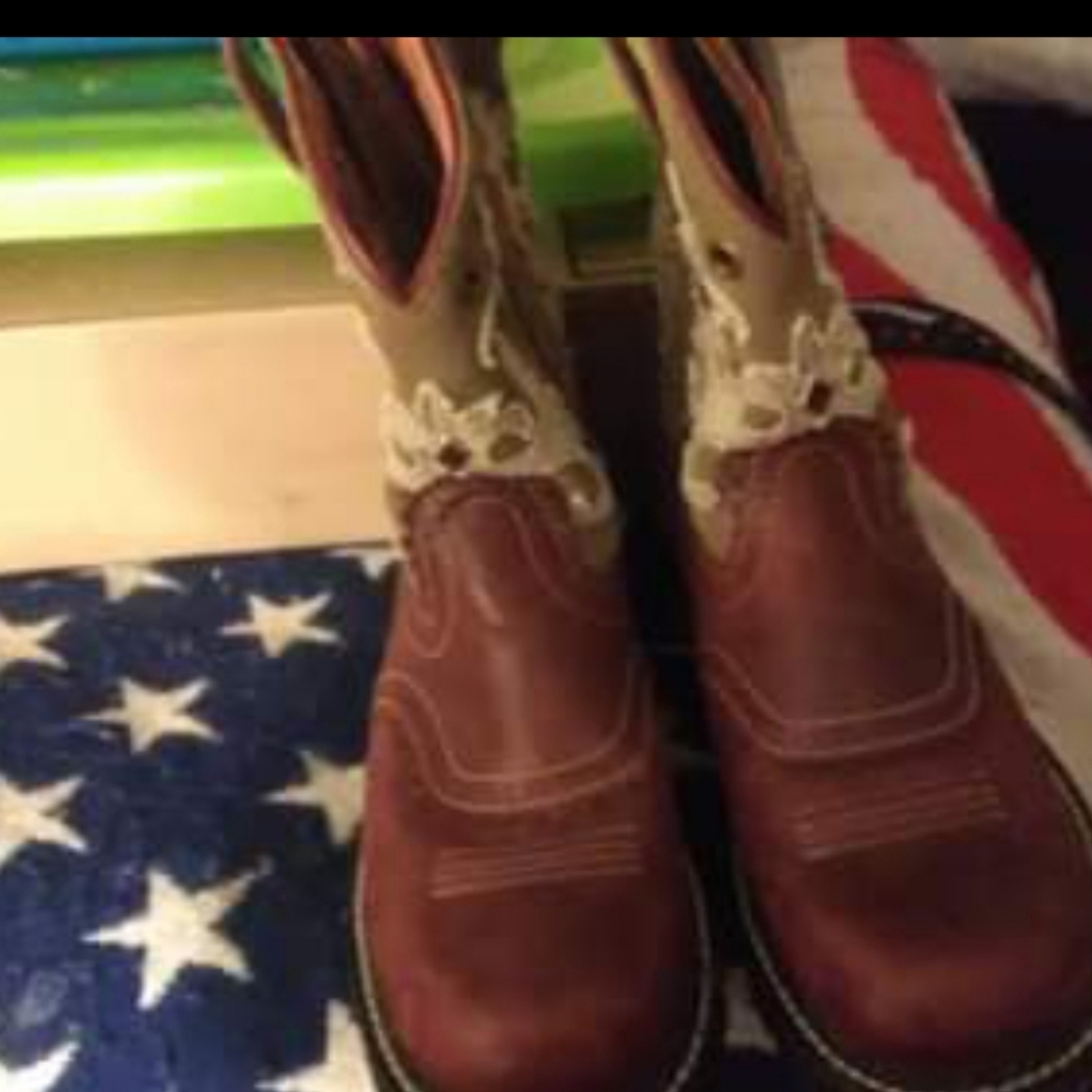 Ariat fatbaby size 10 women's boots